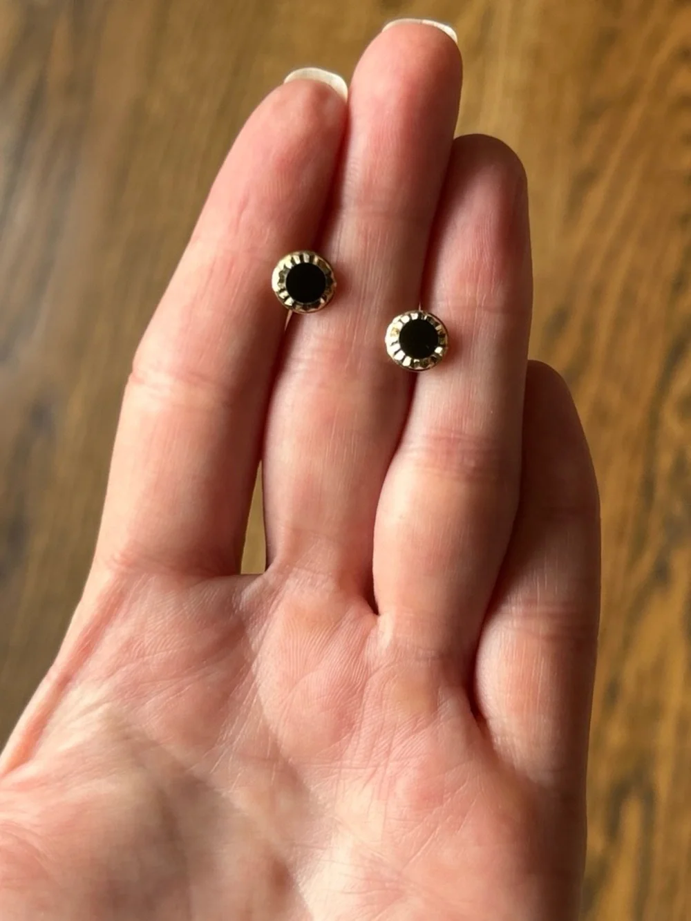 Vintage 14K SOLID GOLD Onyx Post Back Earrings